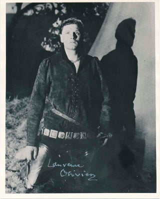 Item #15667 Photograph Signed. Laurence OLIVIER