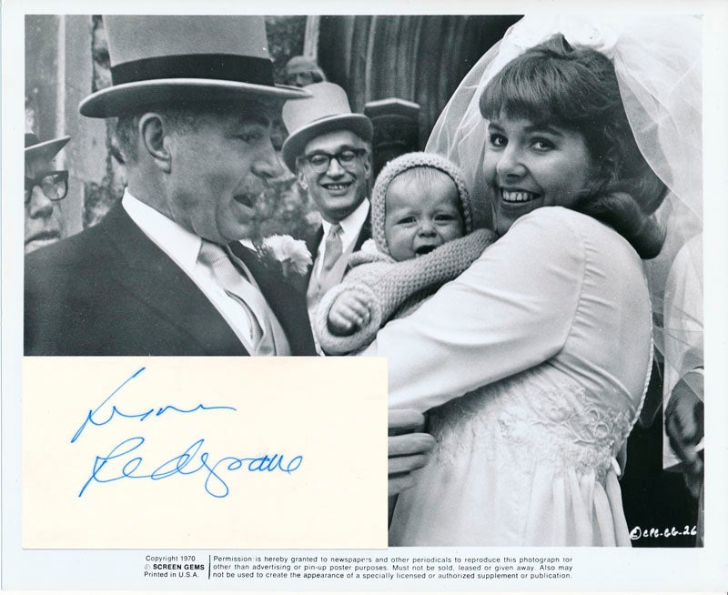 REDGRAVE, Lynn (1943-2010) - Signature / Unsigned Photograph