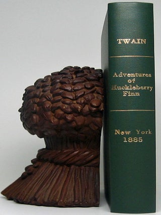 Adventures of Huckleberry Finn (Tom Sawyer's Comrade. Mark TWAIN.